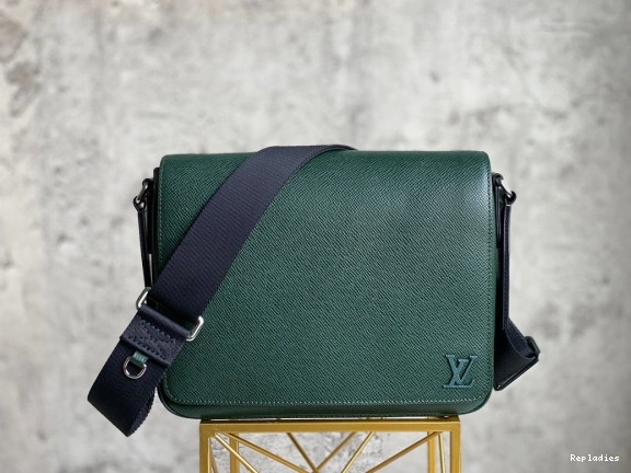 Repzbay VUITTON LOUIS DISTRICT PM 0821